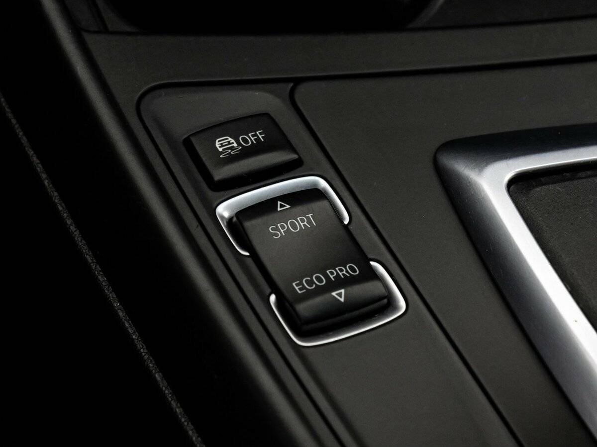 BMW 1 серии с пробегом — 2012 год. Фото: #11