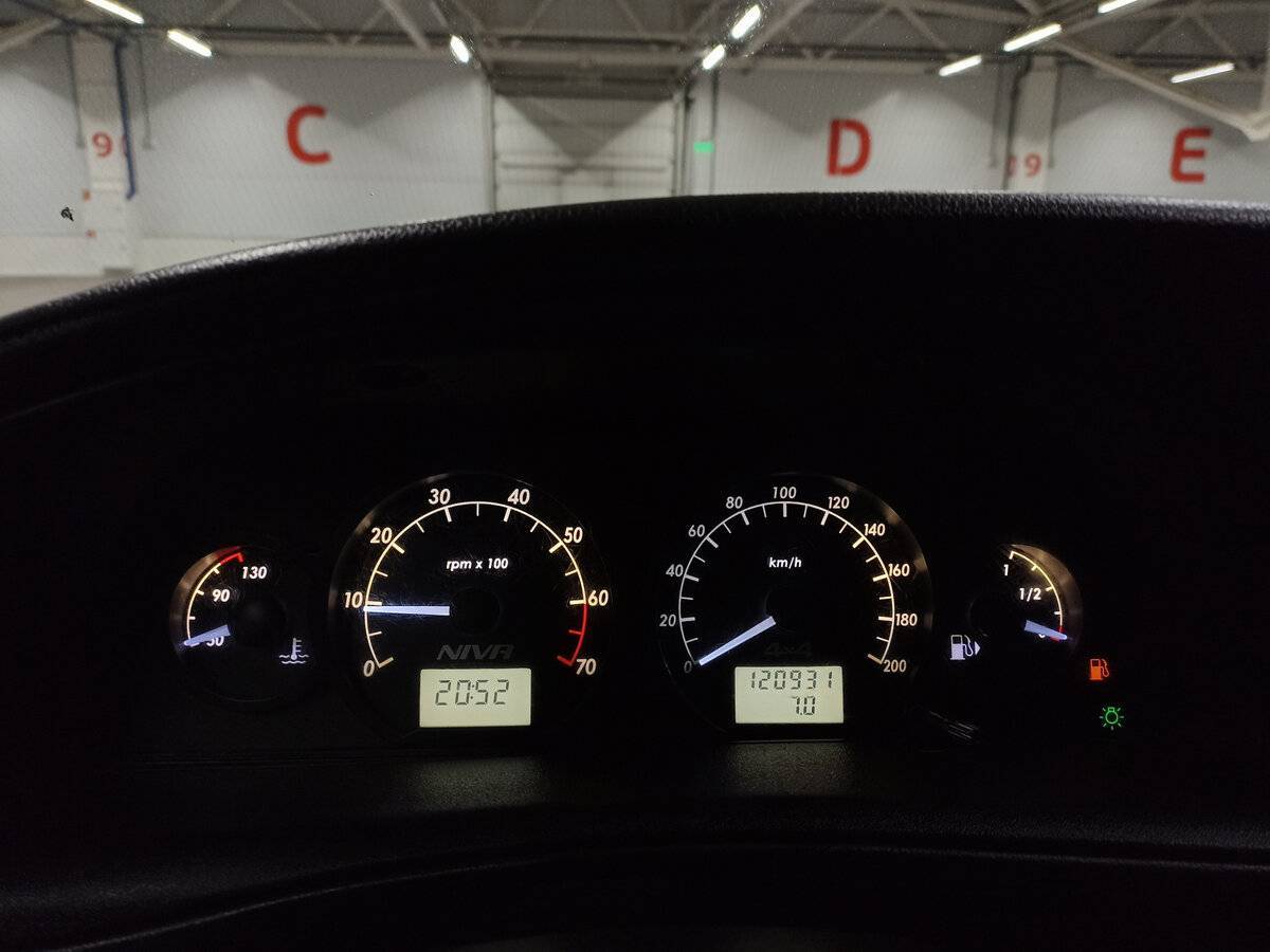 Chevrolet Niva с пробегом — 2018 год. Фото: #12