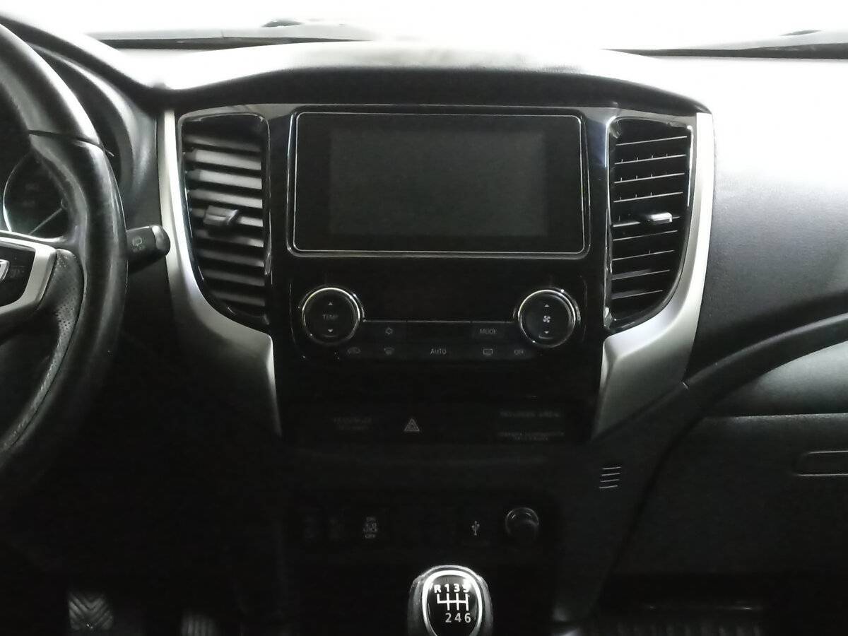 Mitsubishi Pajero Sport с пробегом — 2018 год. Фото: #14