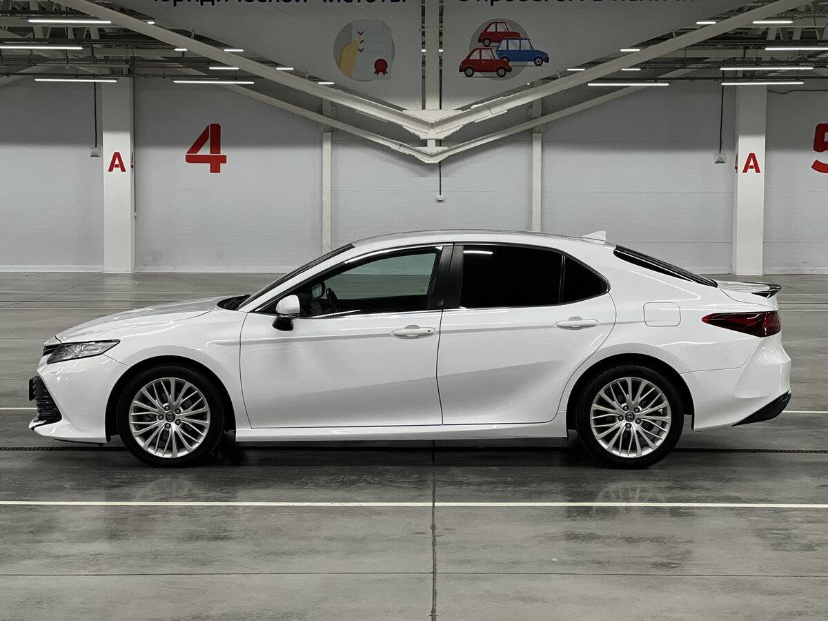 Toyota Camry с пробегом — 2018 год. Фото: #7