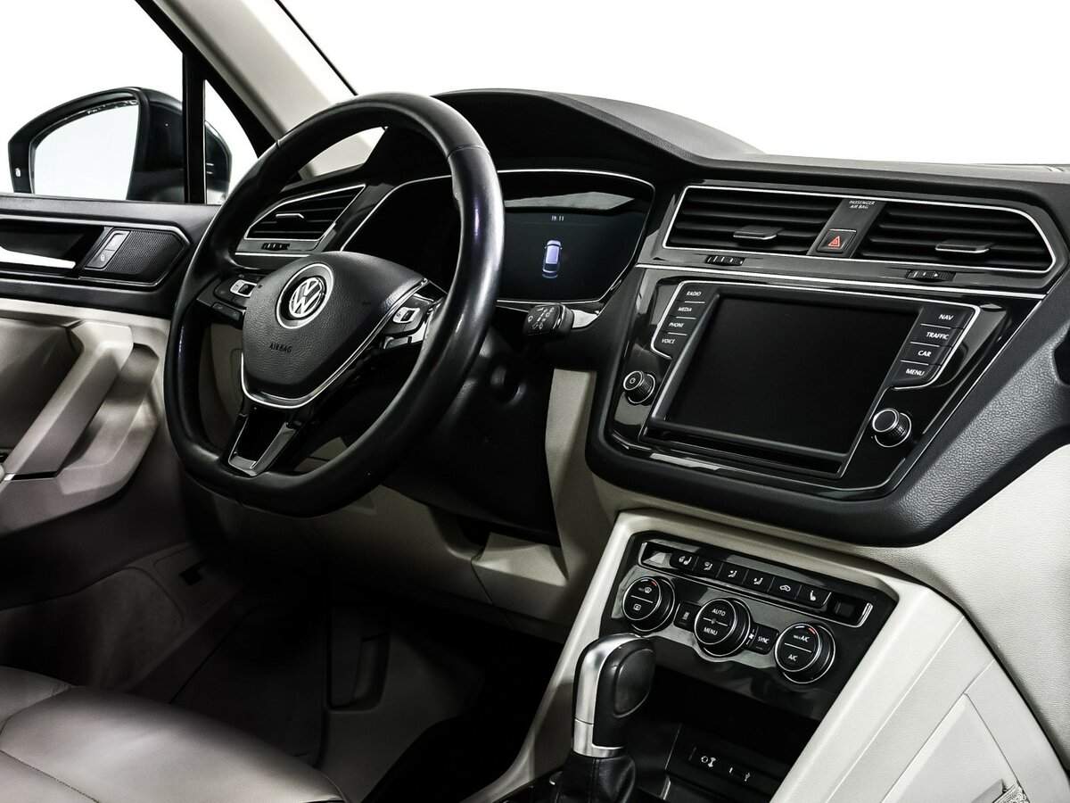 Volkswagen Tiguan с пробегом — 2017 год. Фото: #8
