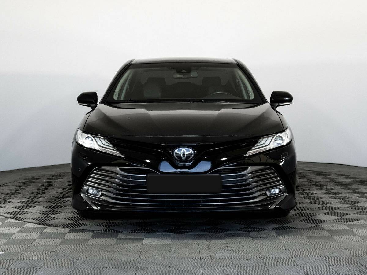 Toyota Camry с пробегом — 2019 год. Фото: #2