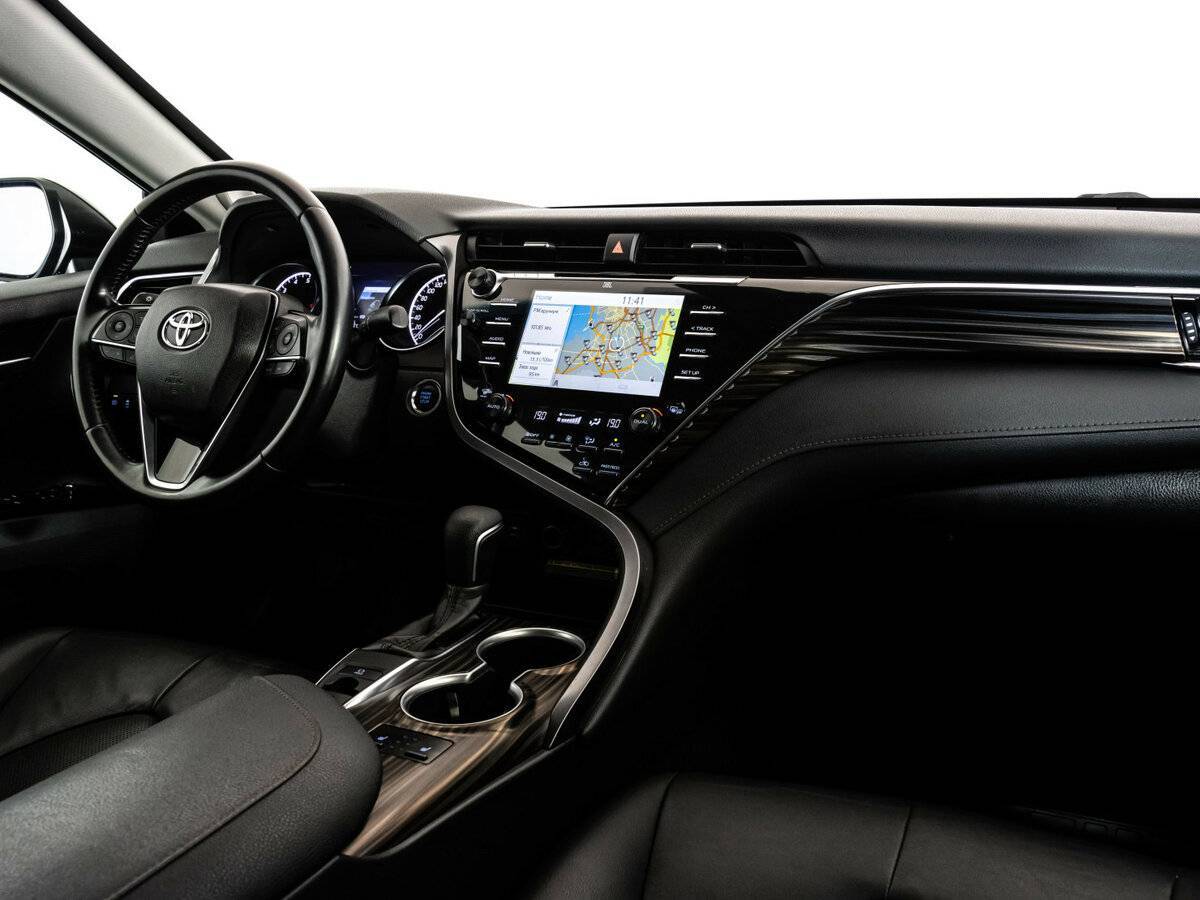 Toyota Camry с пробегом — 2019 год. Фото: #8