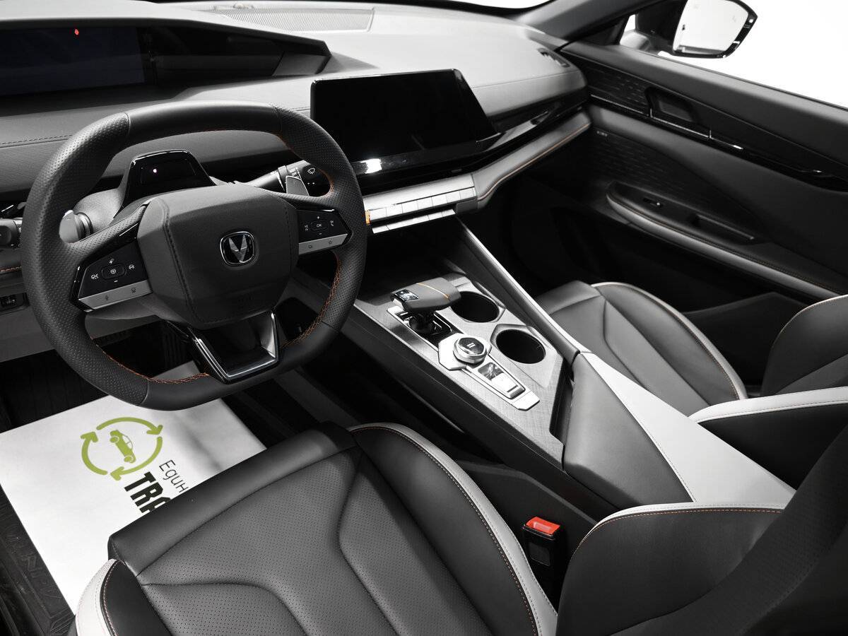 Changan UNI-V с пробегом — 2023 год. Фото: #7