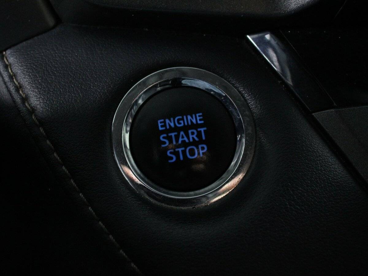 Toyota RAV4 с пробегом — 2013 год. Фото: #17