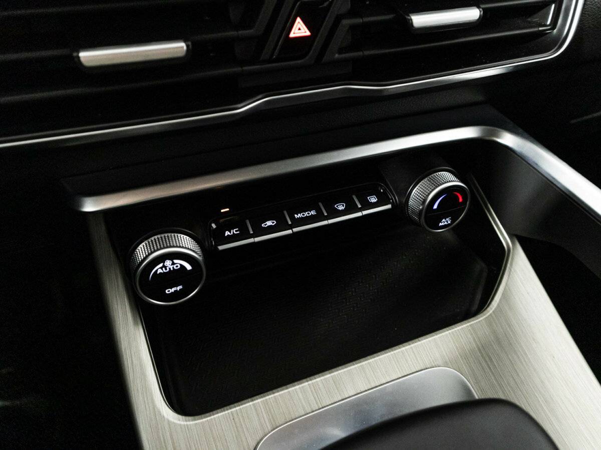 Geely Coolray с пробегом — 2023 год. Фото: #17