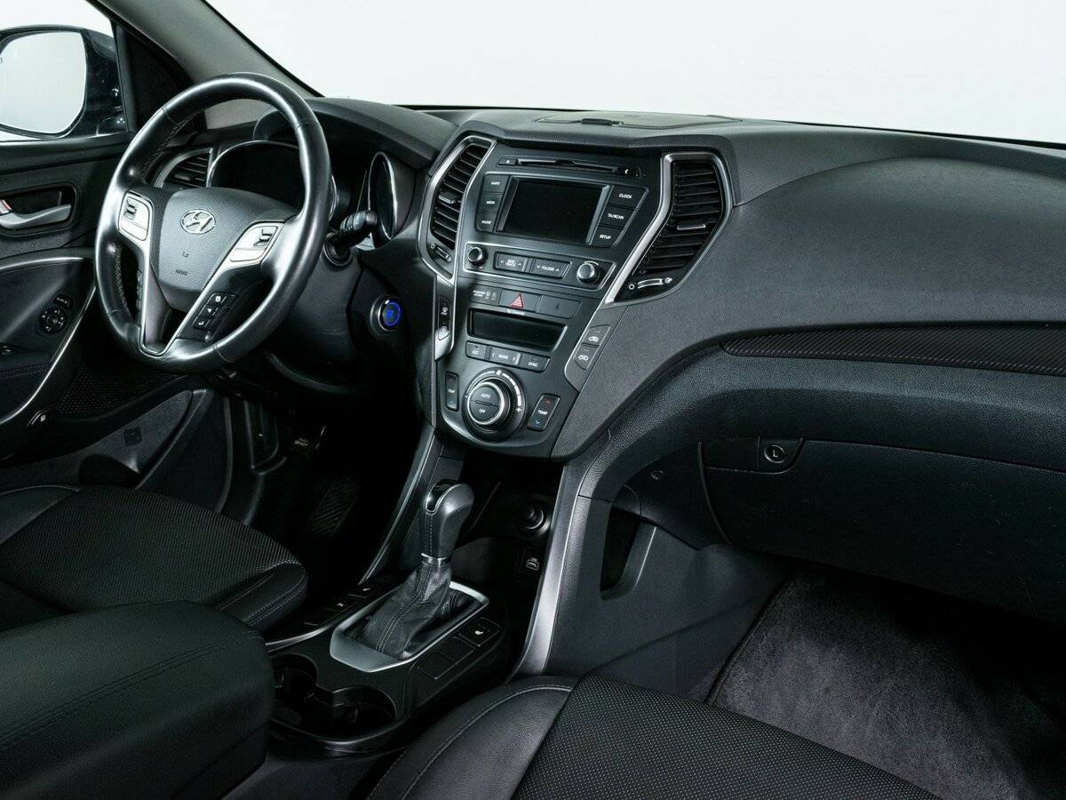 Hyundai Santa Fe с пробегом — 2016 год. Фото: #9