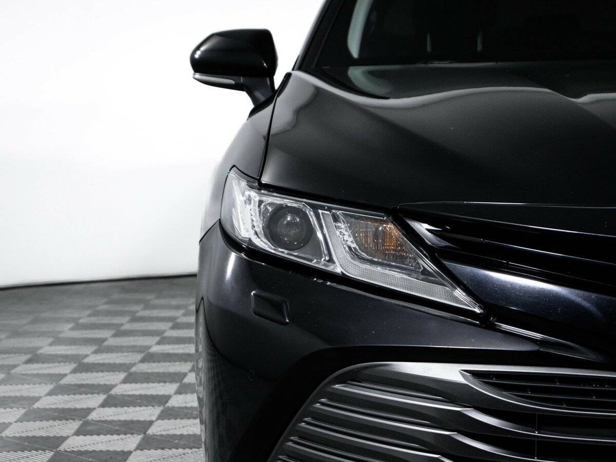 Toyota Camry с пробегом — 2018 год. Фото: #17