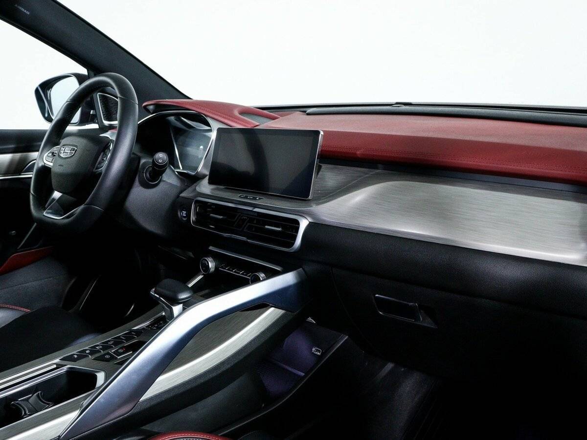 Geely Coolray с пробегом — 2024 год. Фото: #7