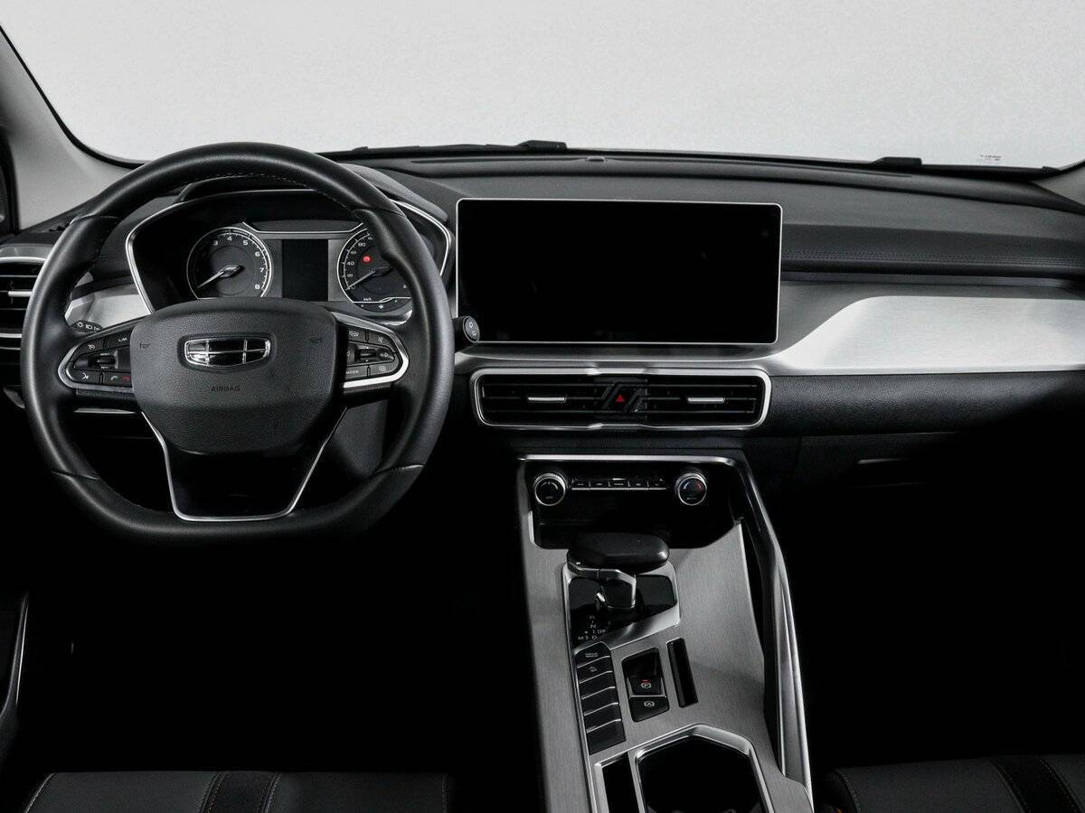 Geely Coolray с пробегом — 2023 год. Фото: #11