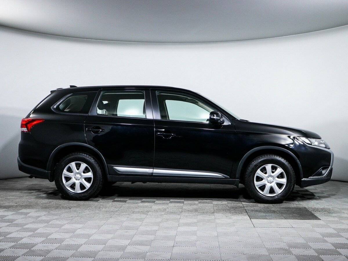 Mitsubishi Outlander с пробегом — 2019 год. Фото: #3