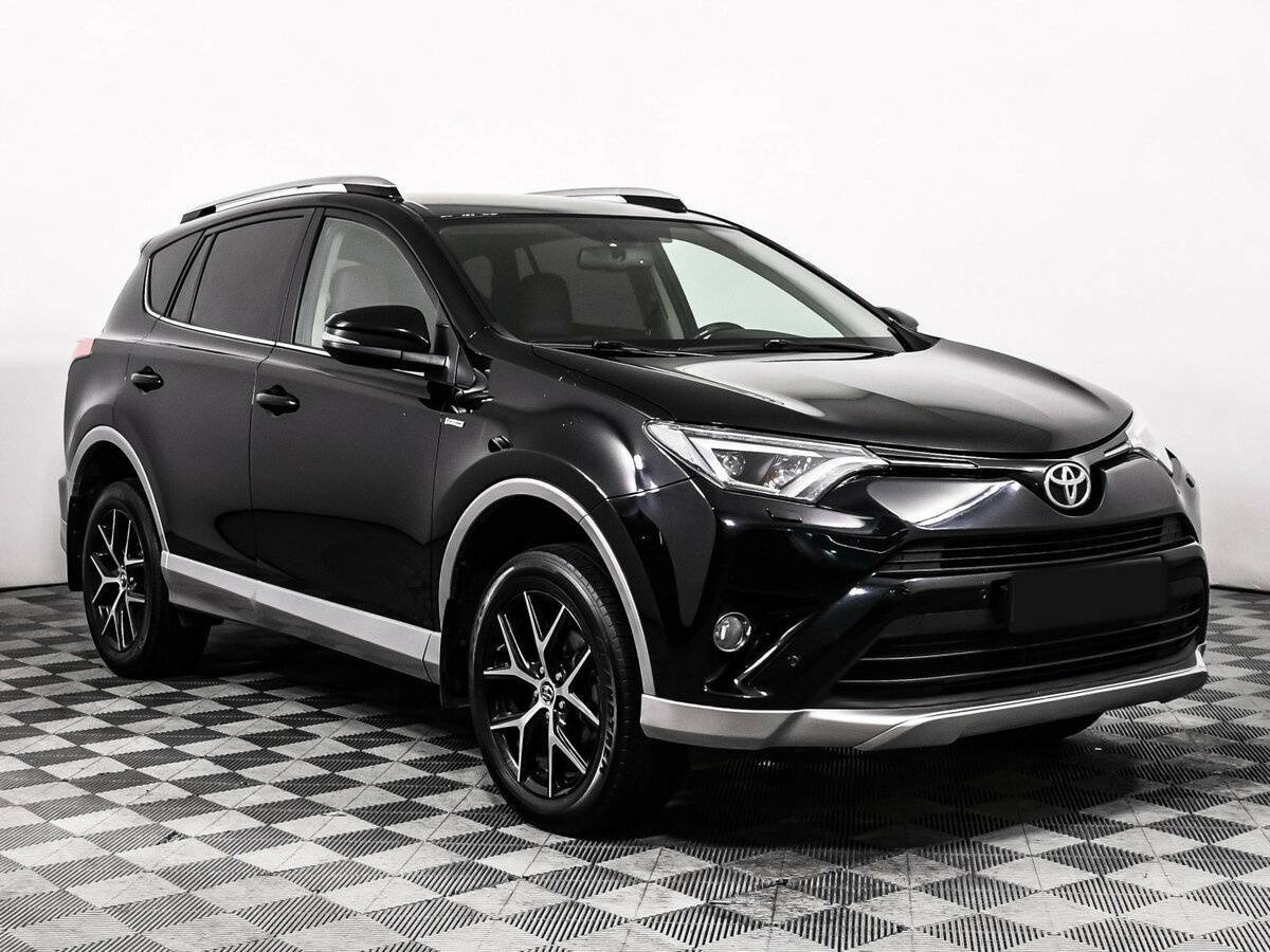 Toyota RAV4 с пробегом — 2017 год. Фото: #2