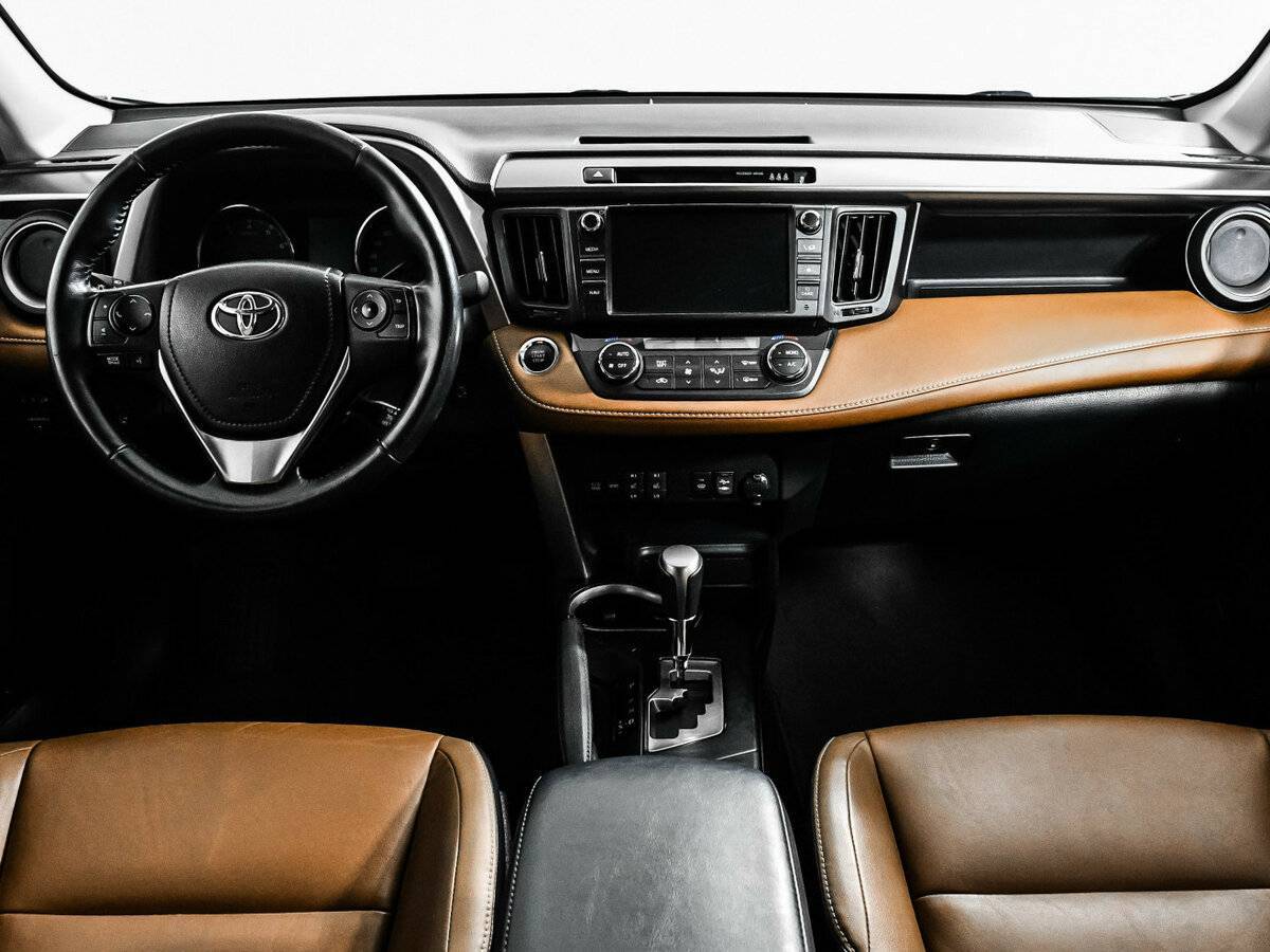 Toyota RAV4 с пробегом — 2017 год. Фото: #10