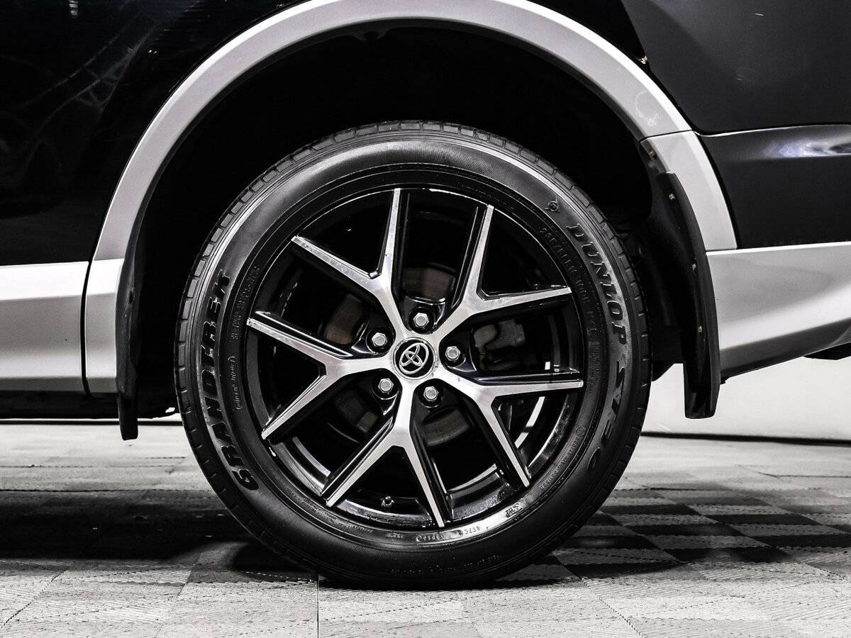 Toyota RAV4 с пробегом — 2017 год. Фото: #13