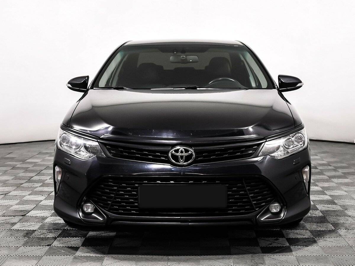 Toyota Camry с пробегом — 2017 год. Фото: #1
