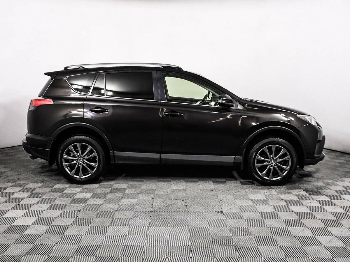 Toyota RAV4 с пробегом — 2015 год. Фото: #3