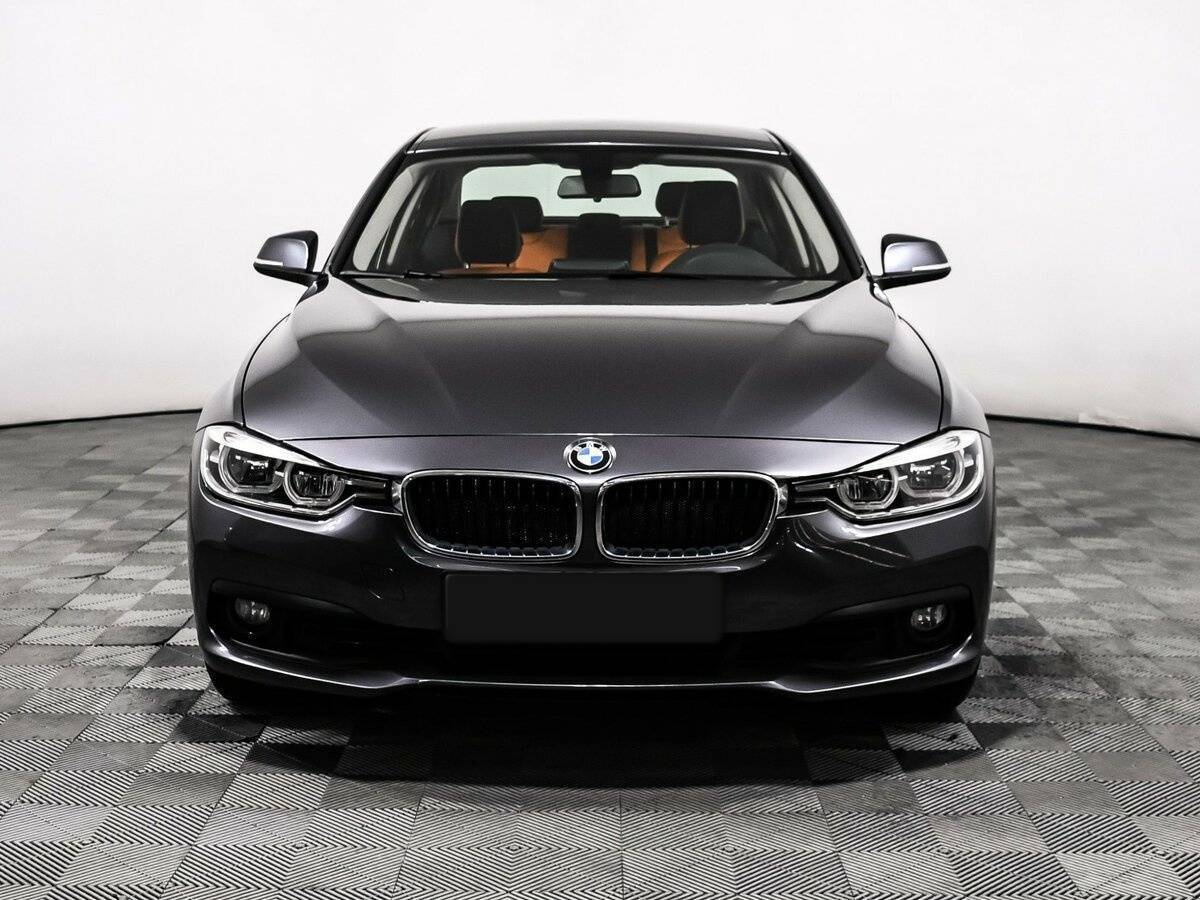 BMW 3 серии с пробегом — 2017 год. Фото: #1