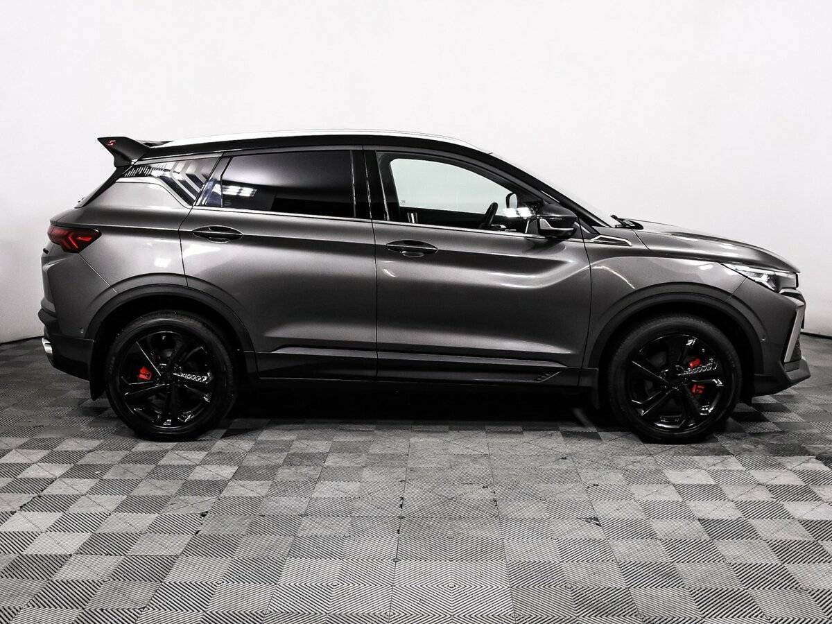 Geely Coolray с пробегом — 2023 год. Фото: #3