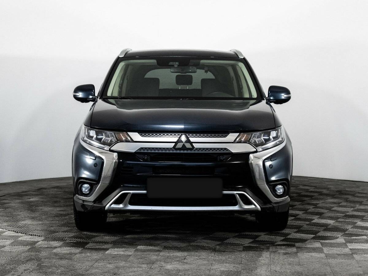 Mitsubishi Outlander с пробегом — 2020 год. Фото: #1