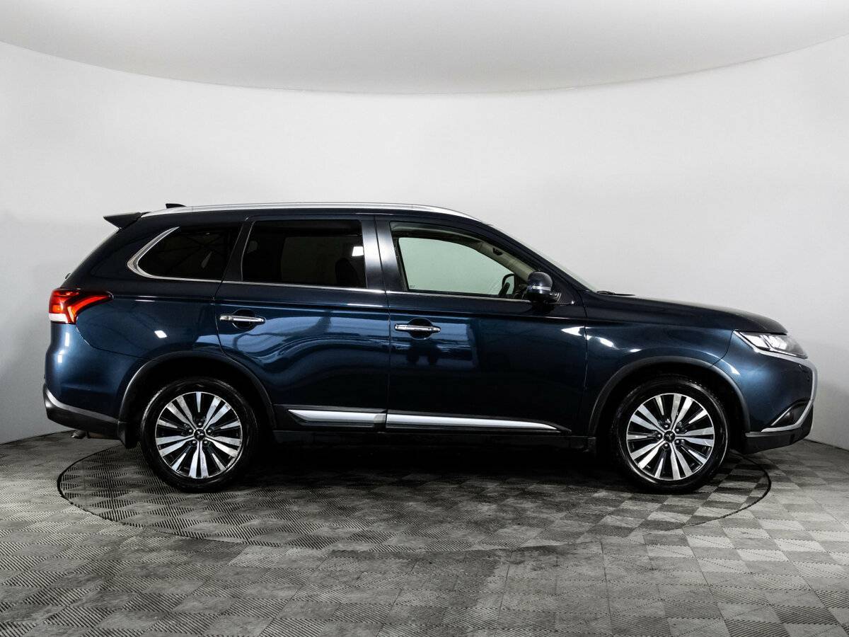 Mitsubishi Outlander с пробегом — 2020 год. Фото: #3