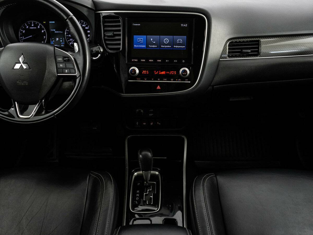 Mitsubishi Outlander с пробегом — 2020 год. Фото: #13