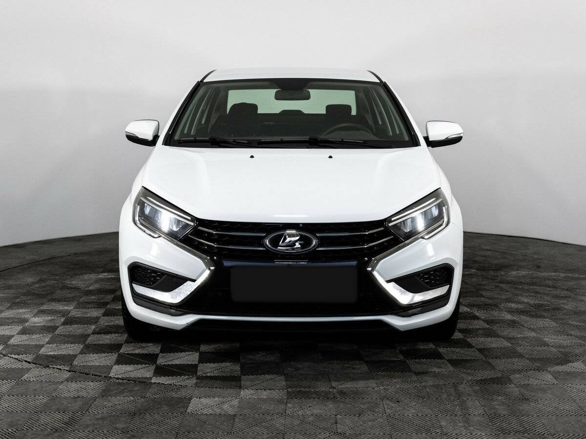 Lada (ВАЗ) Vesta с пробегом — 2024 год. Фото: #1