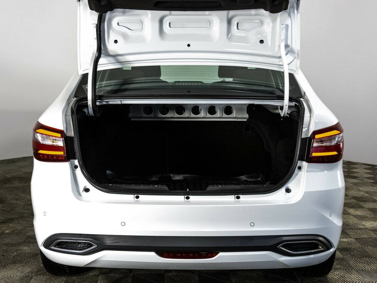 Lada (ВАЗ) Vesta с пробегом — 2024 год. Фото: #20