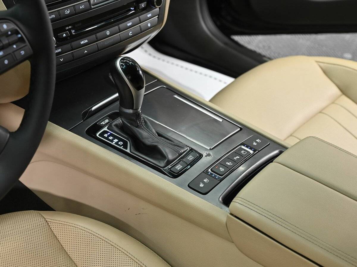 Hyundai Genesis с пробегом — 2016 год. Фото: #11