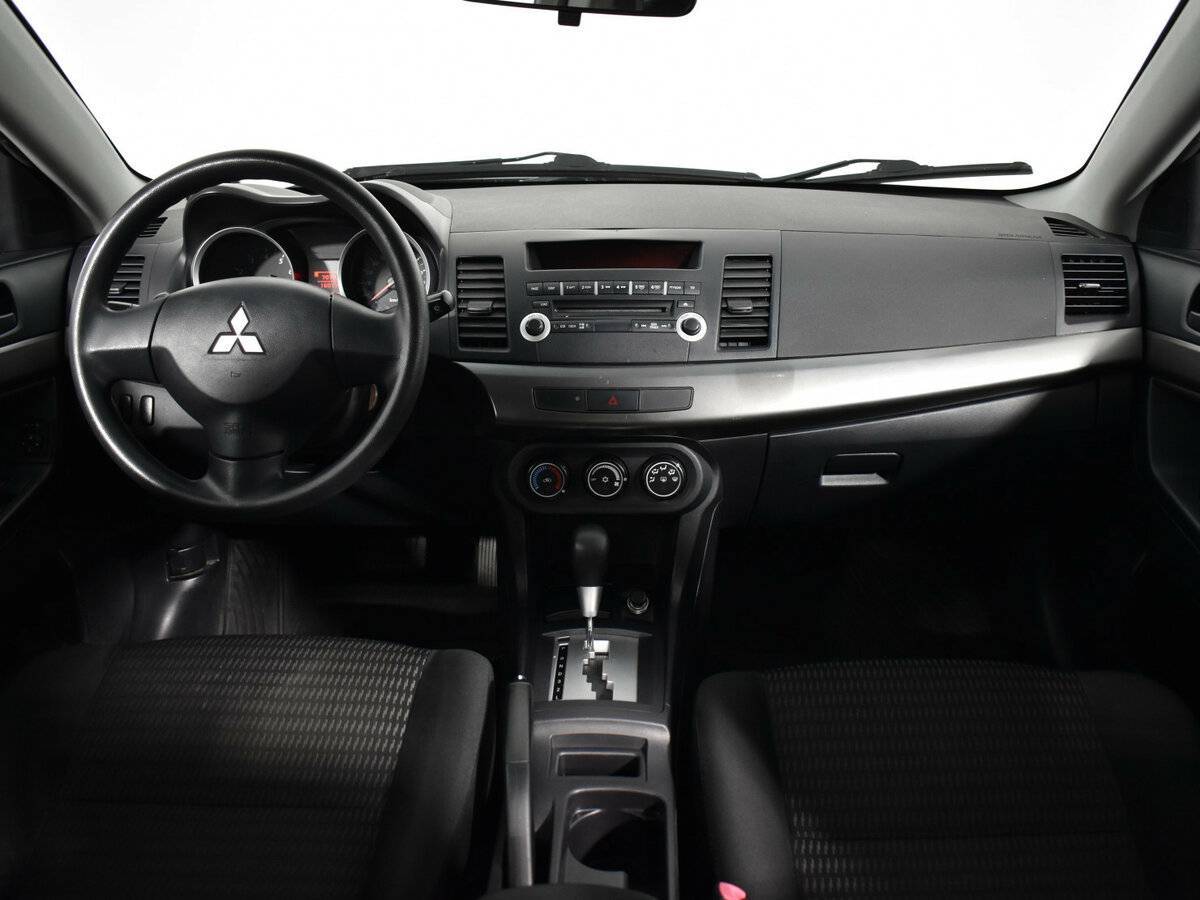 Mitsubishi Lancer с пробегом — 2012 год. Фото: #10