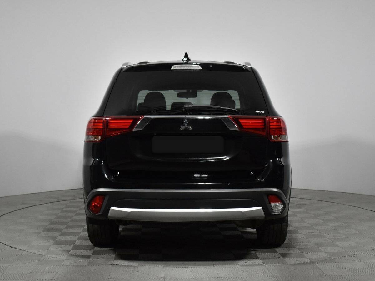 Mitsubishi Outlander с пробегом — 2018 год. Фото: #5