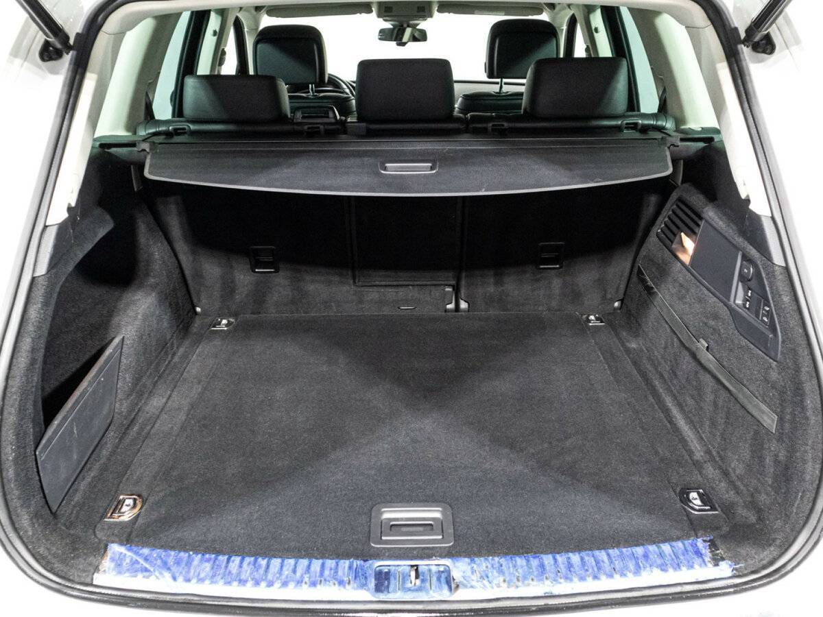 Volkswagen Touareg с пробегом — 2016 год. Фото: #14