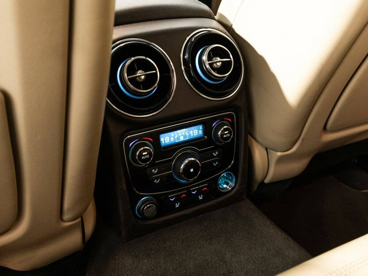 Jaguar XJ с пробегом — 2014 год. Фото: #27