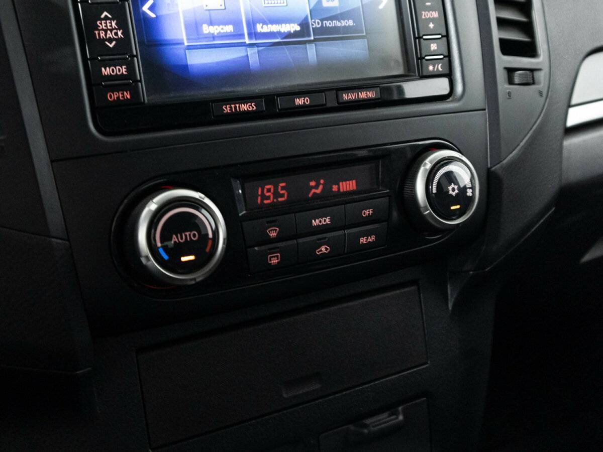 Mitsubishi Pajero с пробегом — 2012 год. Фото: #18