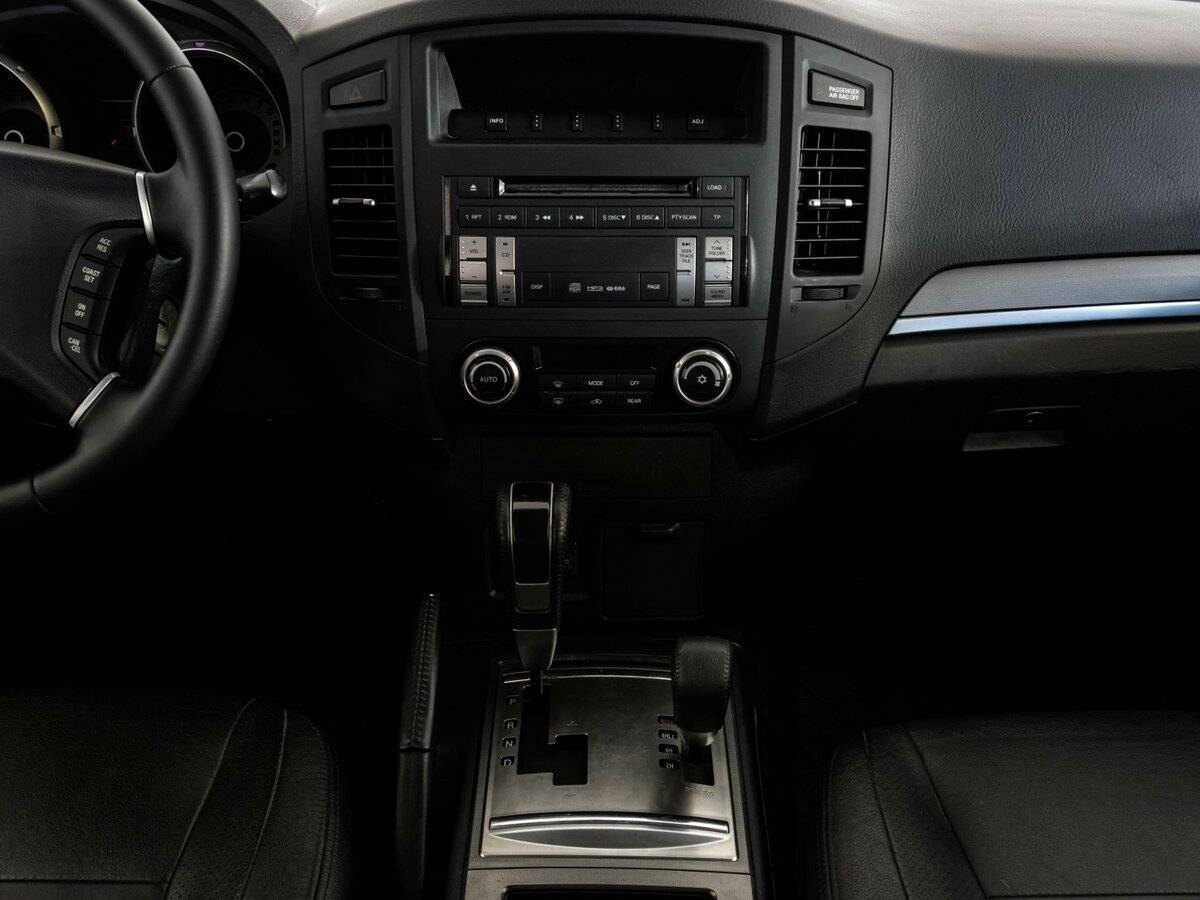 Mitsubishi Pajero с пробегом — 2012 год. Фото: #8