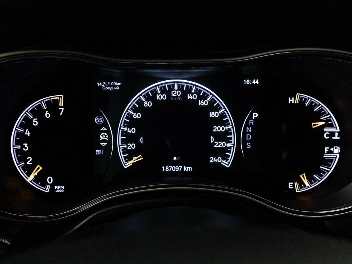 Jeep Grand Cherokee с пробегом — 2014 год. Фото: #11