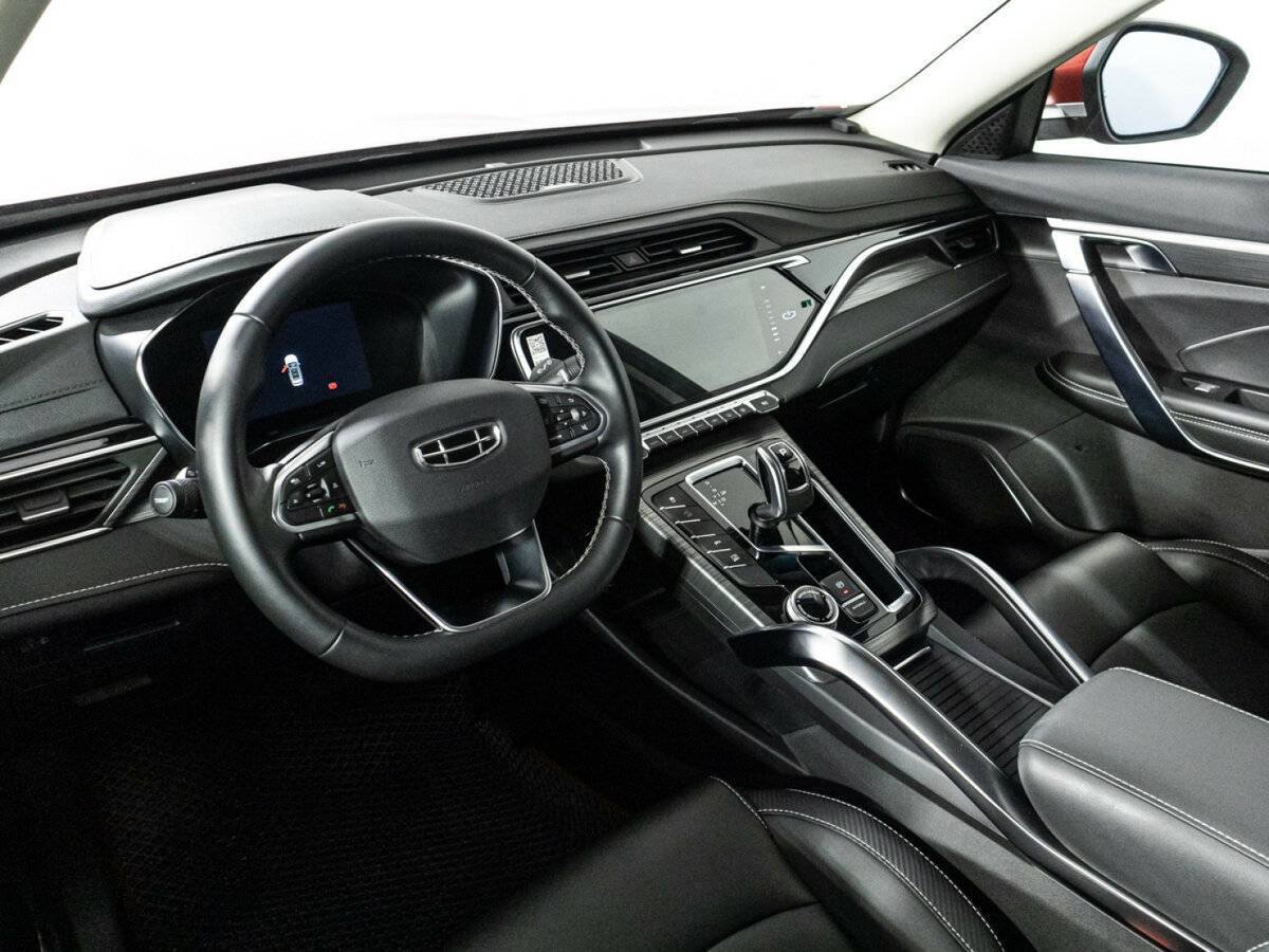 Geely Atlas Pro с пробегом — 2024 год. Фото: #10