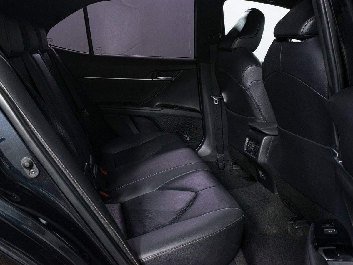 Toyota Camry с пробегом — 2020 год. Фото: #11