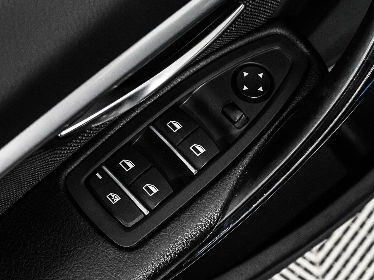 BMW 3 серии с пробегом — 2016 год. Фото: #14