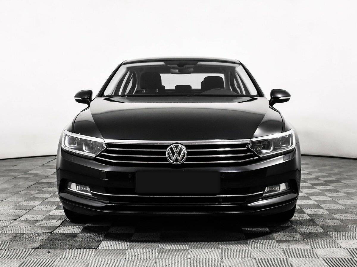 Volkswagen Passat с пробегом — 2018 год. Фото: #1