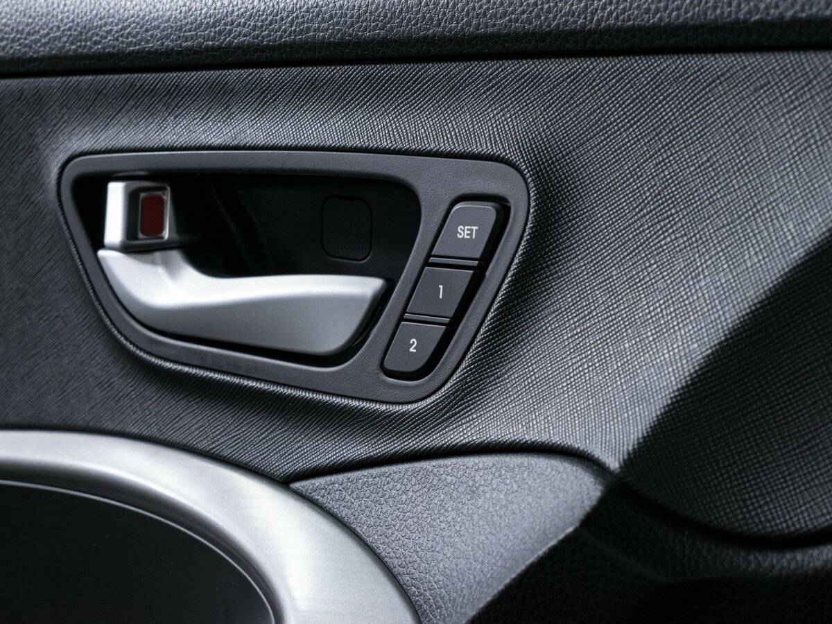 Hyundai Santa Fe с пробегом — 2017 год. Фото: #18