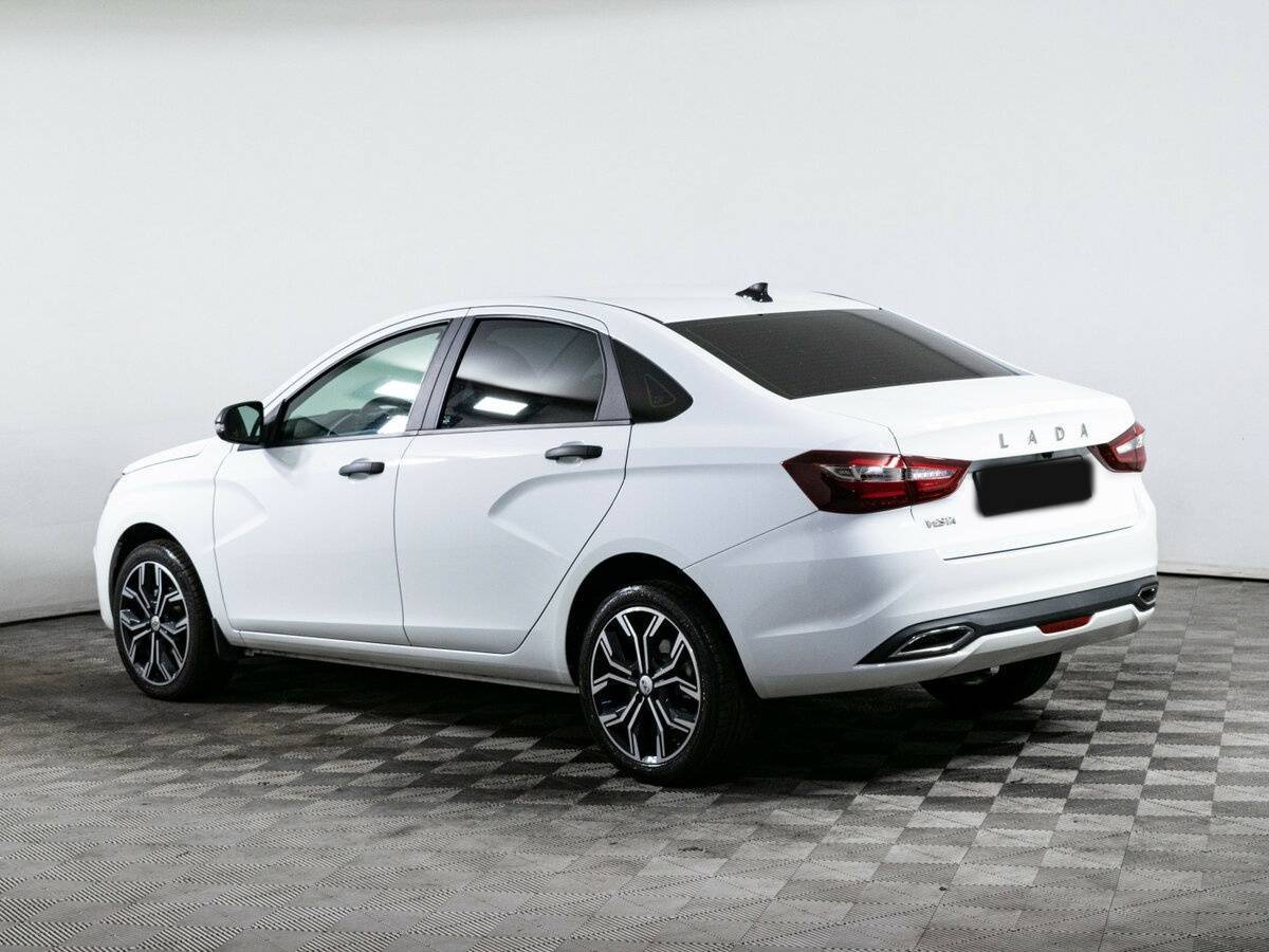 Lada (ВАЗ) Vesta с пробегом — 2024 год. Фото: #5