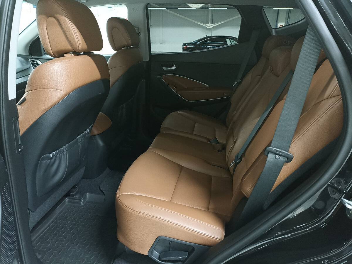 Hyundai Santa Fe с пробегом — 2017 год. Фото: #11