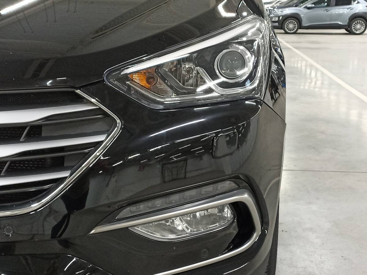 Hyundai Santa Fe с пробегом — 2017 год. Фото: #16