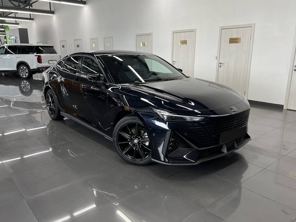 Changan UNI-V с пробегом — 2023 год. Фото: #4