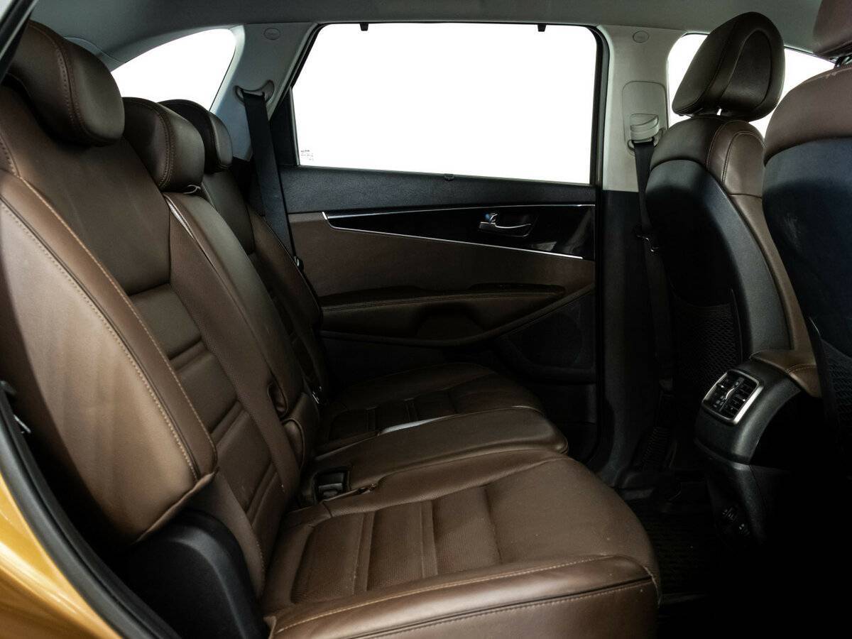 Kia Sorento с пробегом — 2015 год. Фото: #19