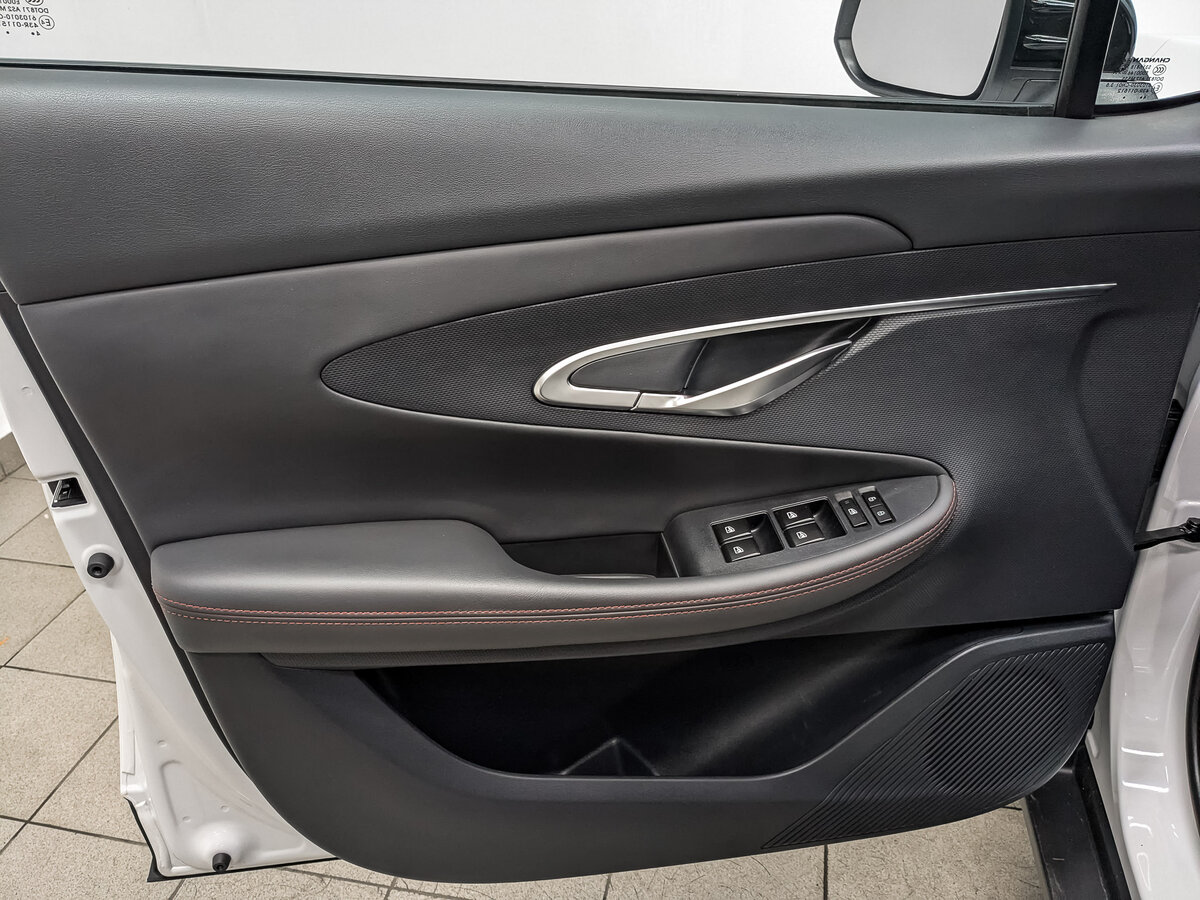 Changan UNI-T с пробегом — 2024 год. Фото: #16