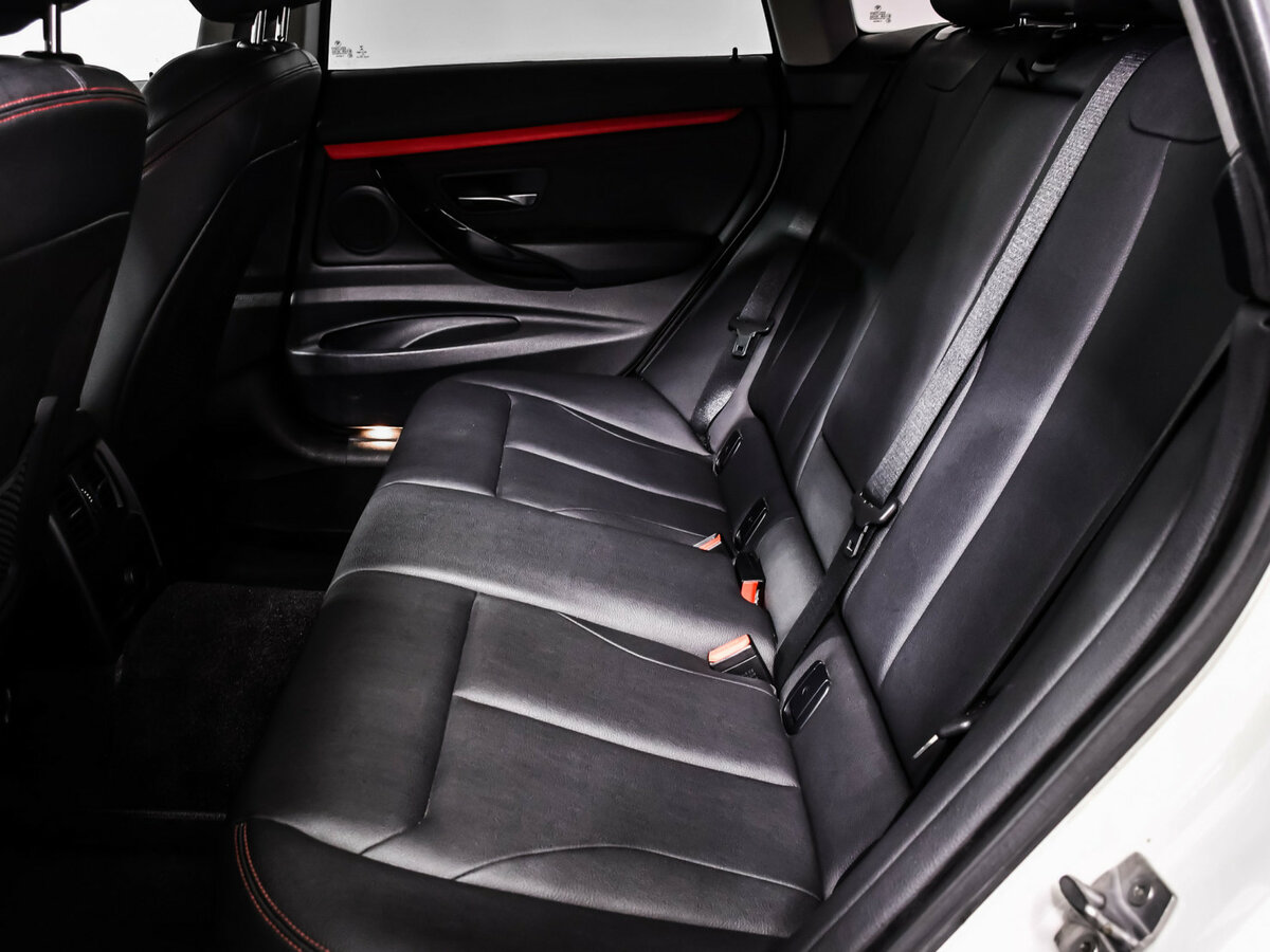 BMW 3 серии с пробегом — 2015 год. Фото: #11