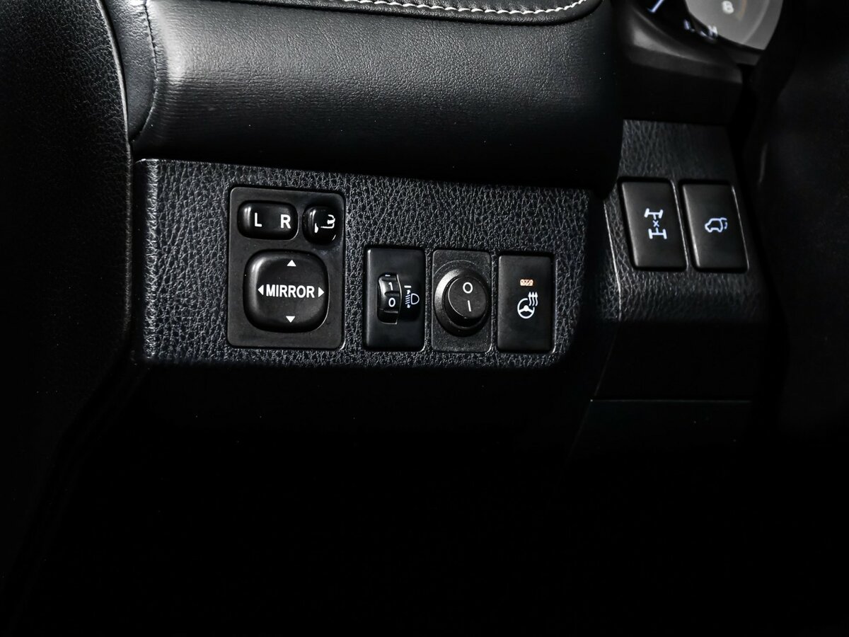 Toyota RAV4 с пробегом — 2016 год. Фото: #11