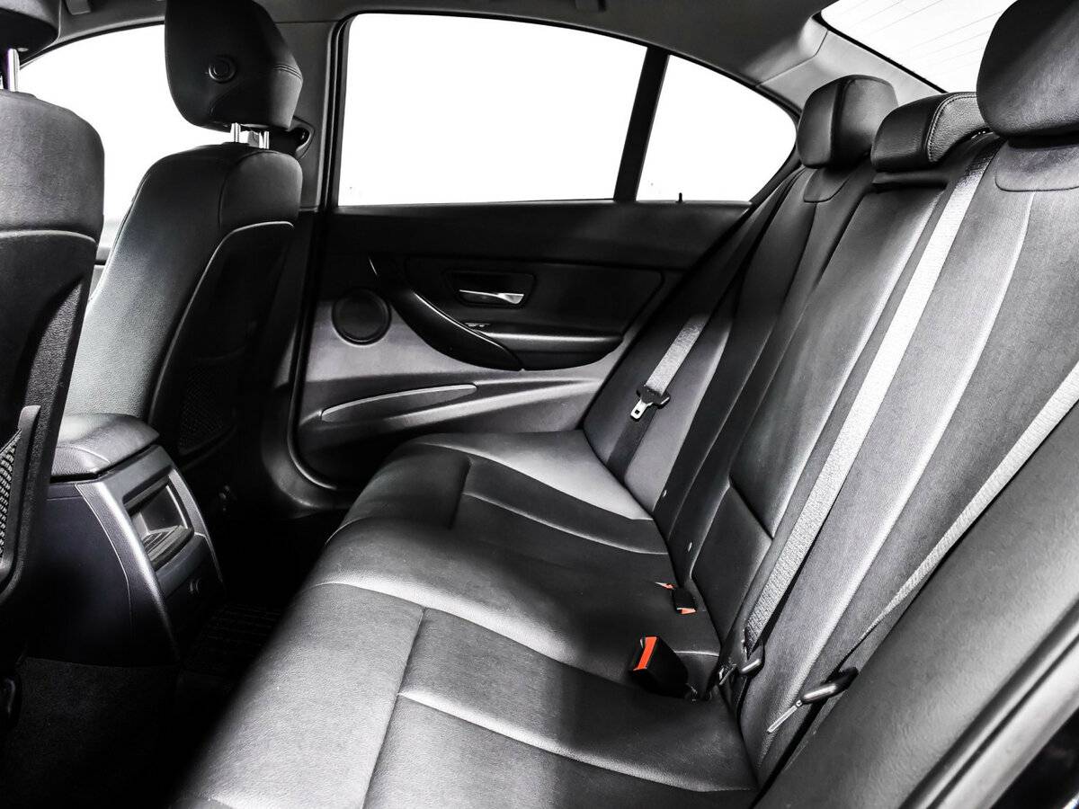 BMW 3 серии с пробегом — 2013 год. Фото: #9