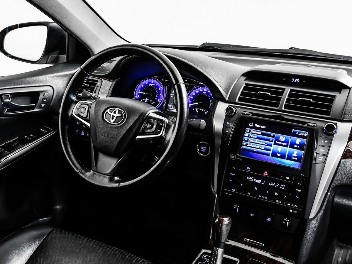 Toyota Camry с пробегом — 2016 год. Фото: #6